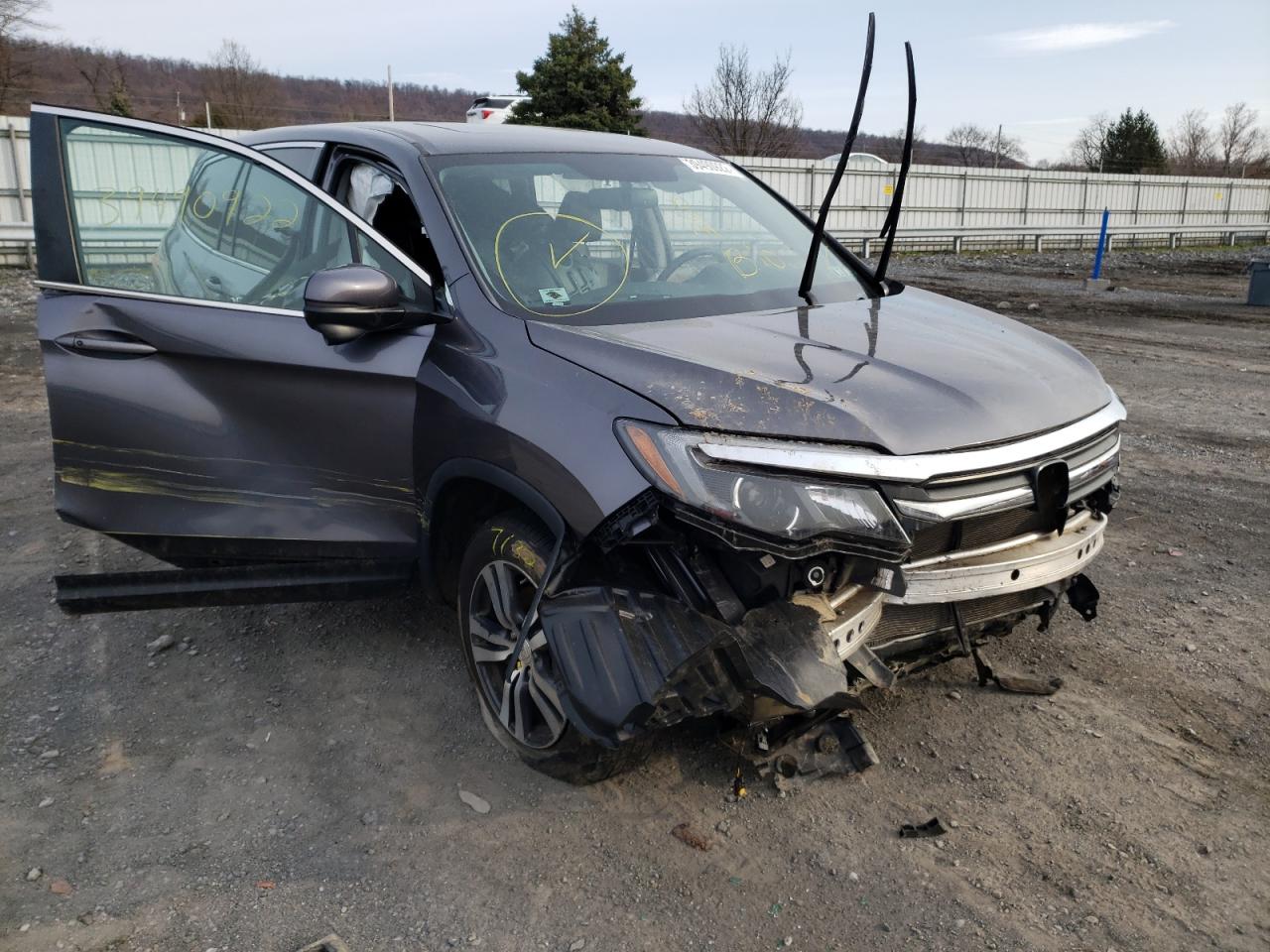 HONDA PILOT EXL 2018 with VIN 5FNYF6H54JB066994 - Photo from auction