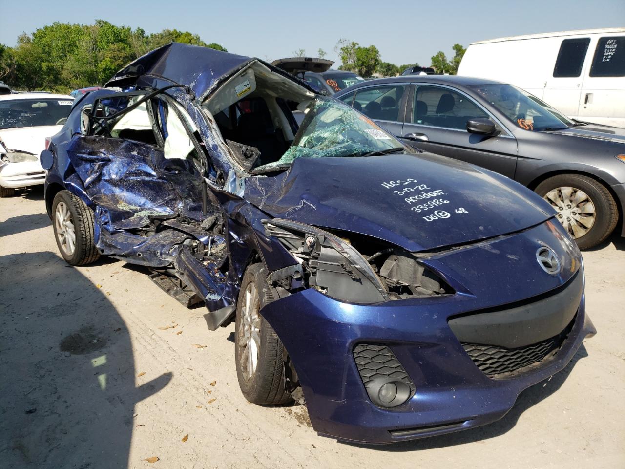 MAZDA 3 I 2013 with VIN JM1BL1L75D1742778 - Photo from auction