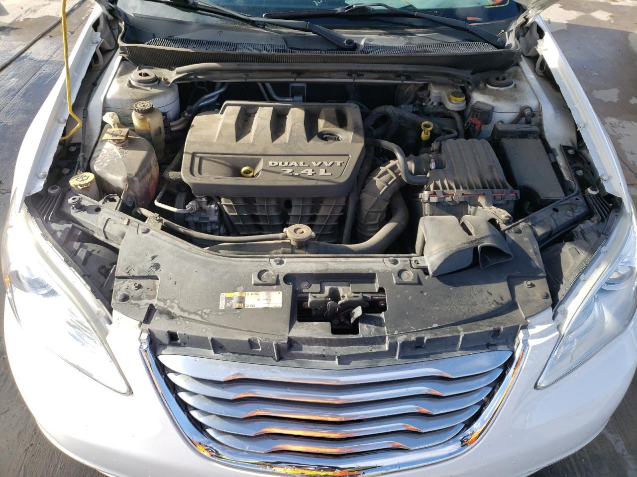 Photo 7 from auction – 2014 CHRYSLER 200 TOURIN with VIN 1C3CCBBBXEN137511