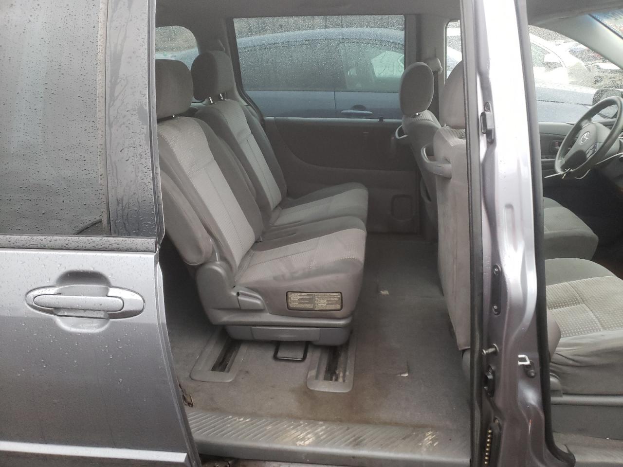 Photo 6 from auction – 2004 MAZDA MPV WAGON with VIN JM3LW28J040529269