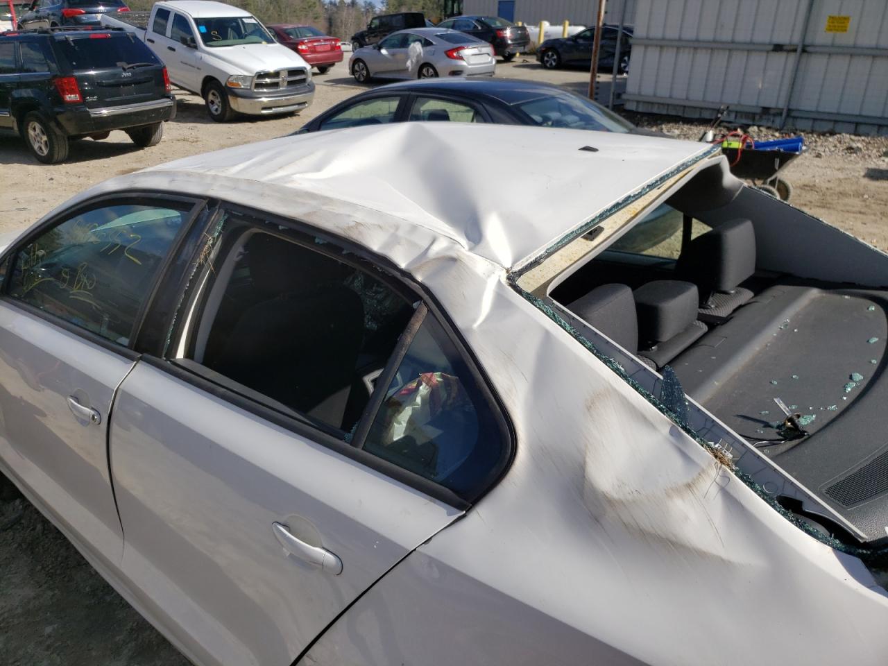 Photo 9 from auction – 2013 VOLKSWAGEN JETTA BASE with VIN 3VW2K7AJ8DM410967