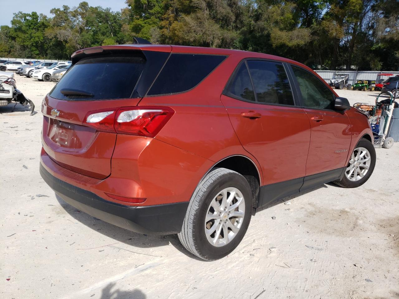 Photo 4 from auction – 2020 CHEVROLET EQUINOX LS with VIN 2GNAXHEVXL6180495