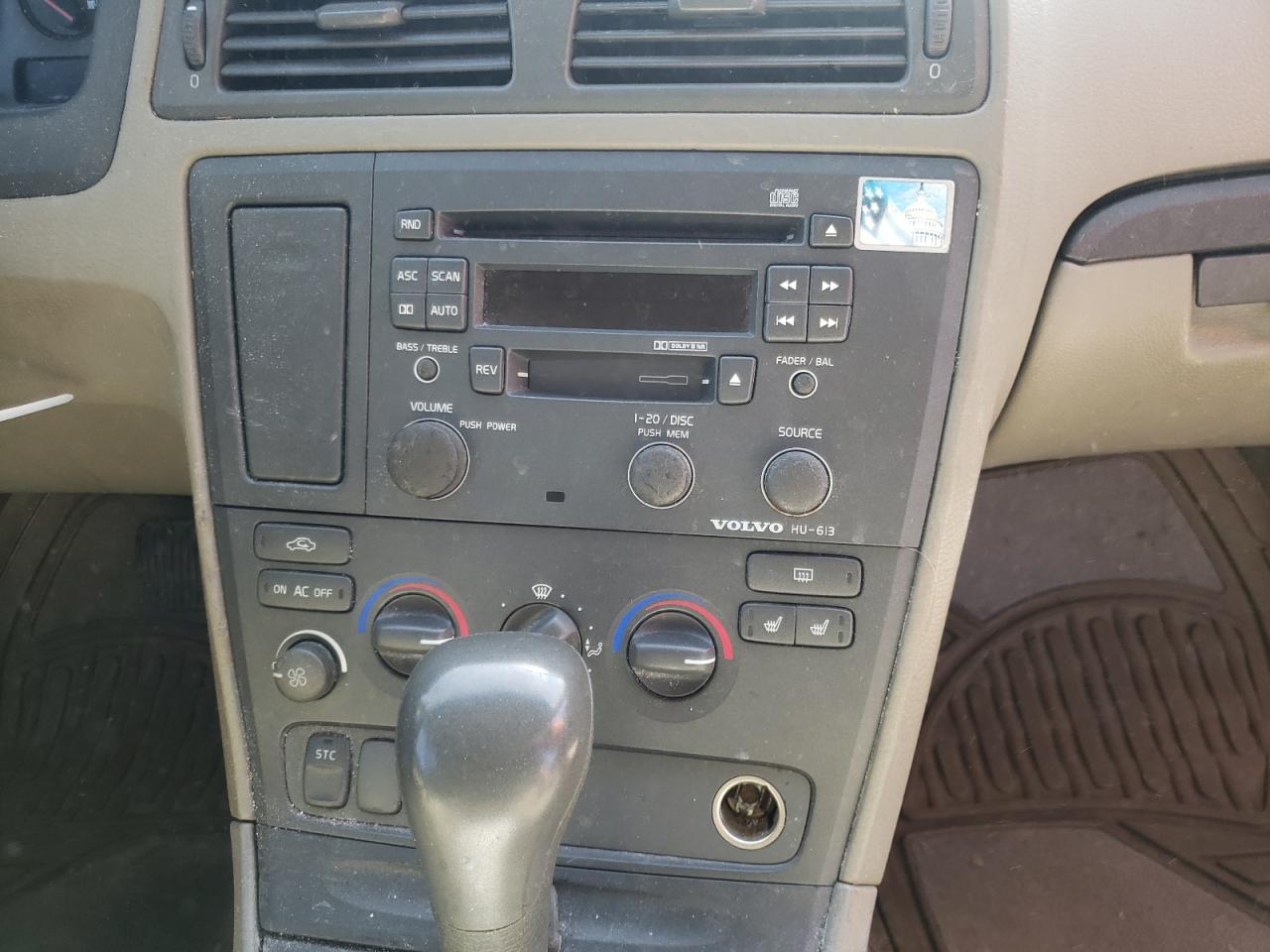 Photo 9 from auction – 2002 VOLVO V70 with VIN YV1SW61R422229371