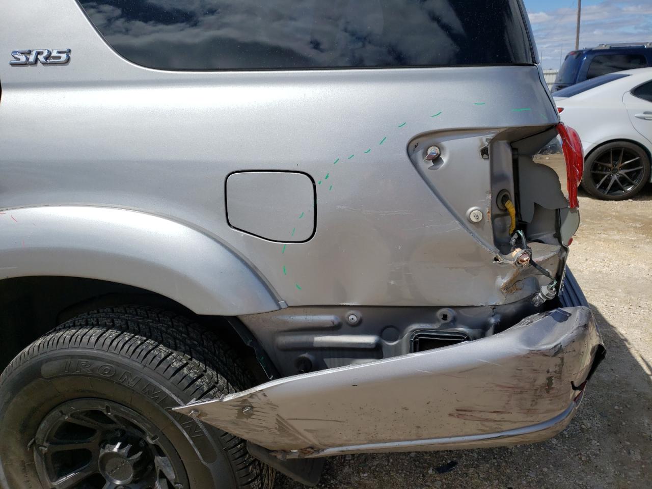 Photo 9 from auction – 2005 TOYOTA SEQUOIA with VIN 5TDBT44A45S234804