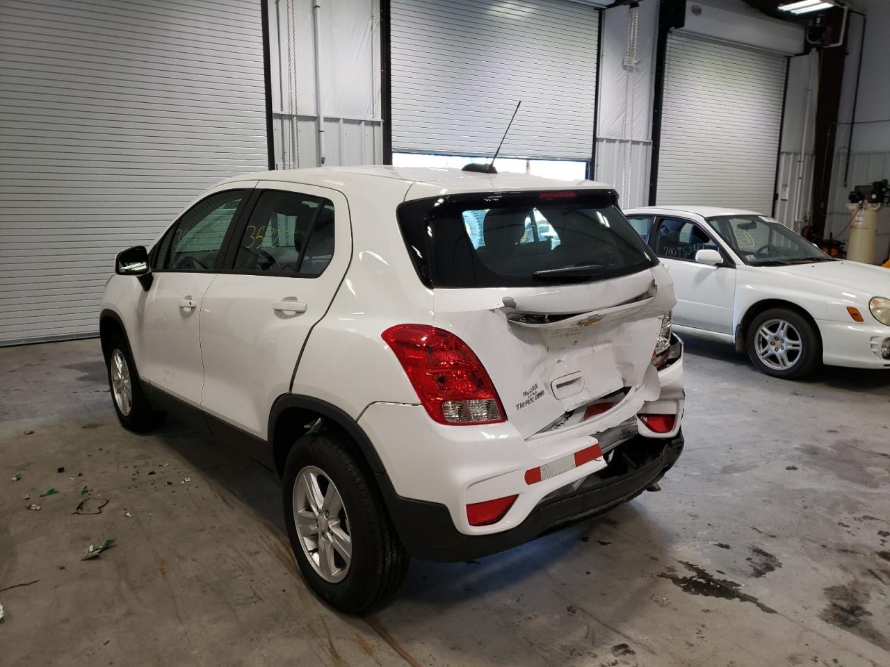 Photo 3 from auction – 2019 CHEVROLET TRAX LS with VIN 3GNCJNSB9KL208588