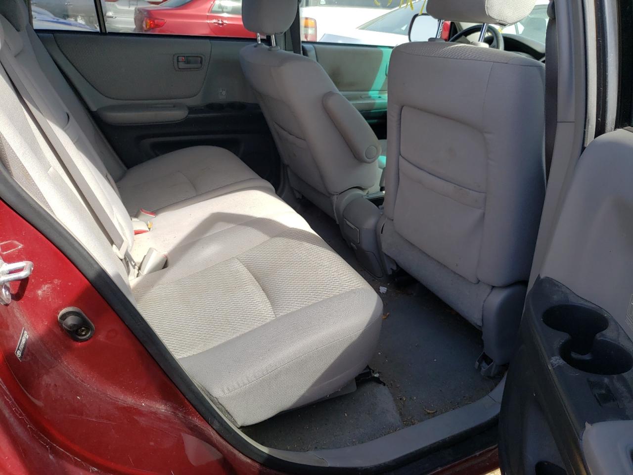 Photo 6 from auction – 2005 TOYOTA HIGHLANDER with VIN JTEGD21A850116426