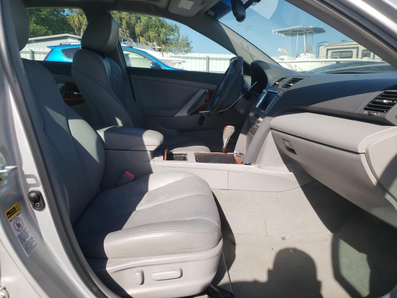Photo 5 from auction – 2011 TOYOTA CAMRY HYBR with VIN 4T1BB3EK0BU138000