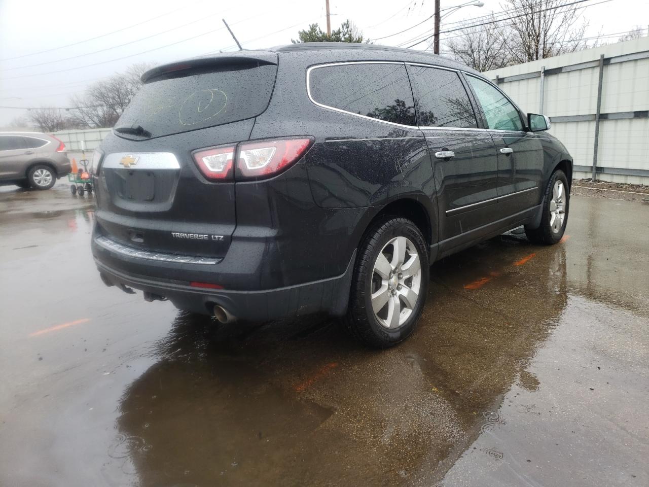 Photo 4 from auction – 2013 CHEVROLET TRAVERSE L with VIN 1GNKRLKDXDJ114949