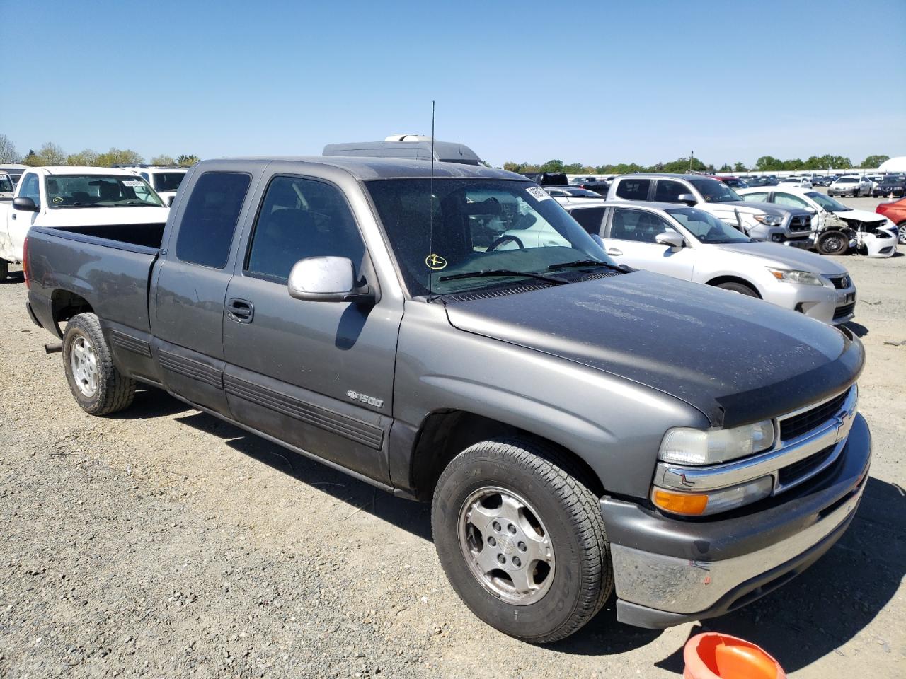 CHEVROLET SILVERADO 2001 with VIN 2GCEC19V011243377 - Photo from auction