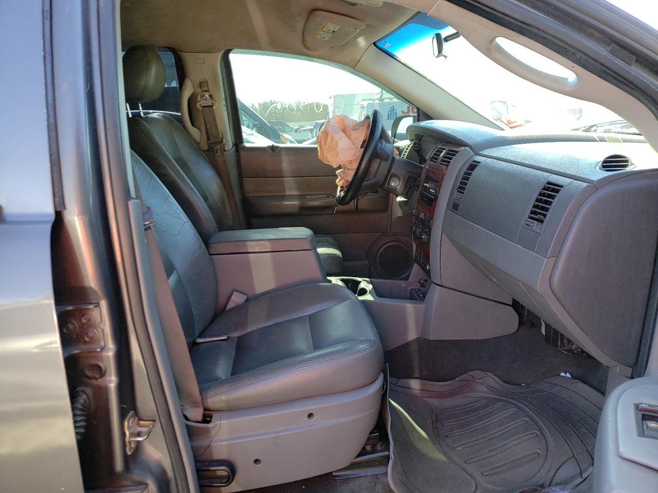 Photo 5 from auction – 2004 DODGE DURANGO SL with VIN 1D4HB48N64F223458