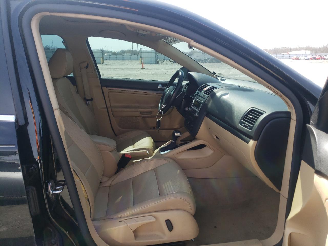 Photo 5 from auction – 2009 VOLKSWAGEN JETTA SE with VIN 3VWRM71K59M080228