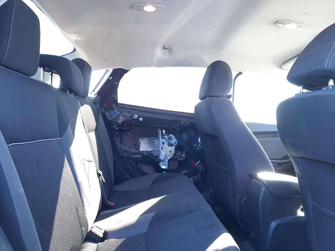 Photo 6 from auction – 2014 FORD FOCUS SE with VIN 1FADP3F26EL276640