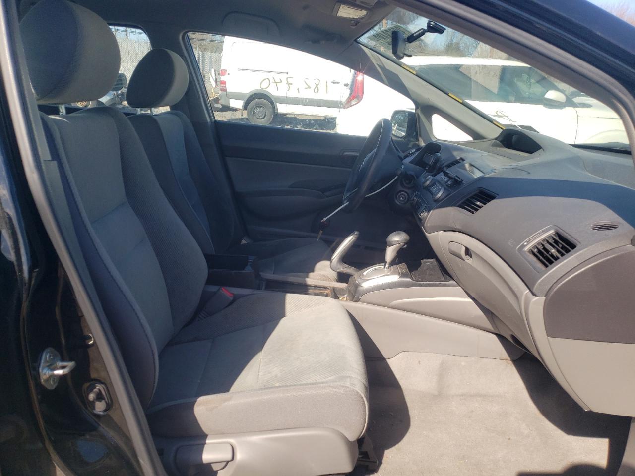 Photo 5 from auction – 2011 HONDA CIVIC LX with VIN 2HGFA1F5XBH303626