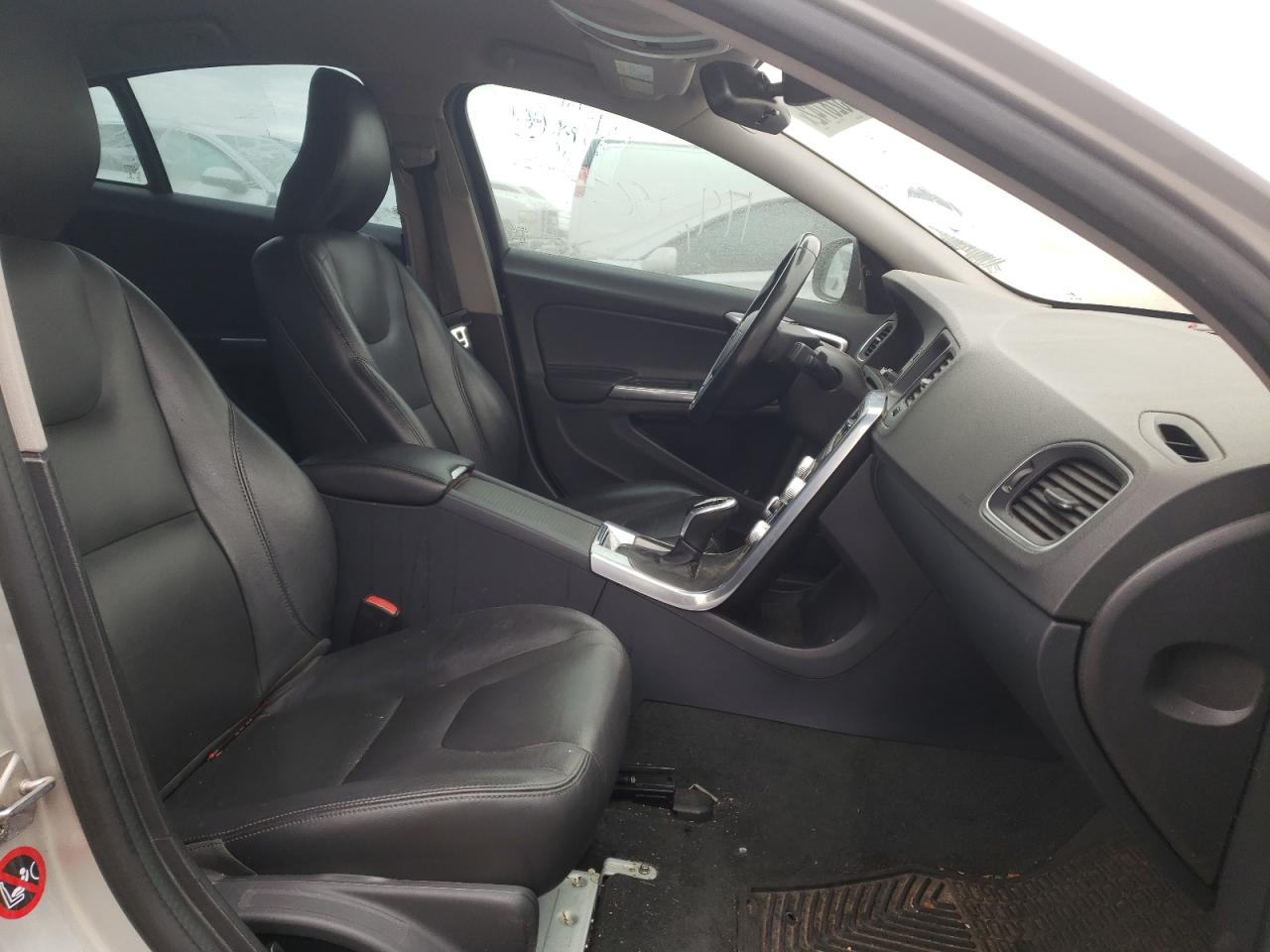 Photo 5 from auction – 2015 VOLVO S60 with VIN YV140MFJ4F2369430