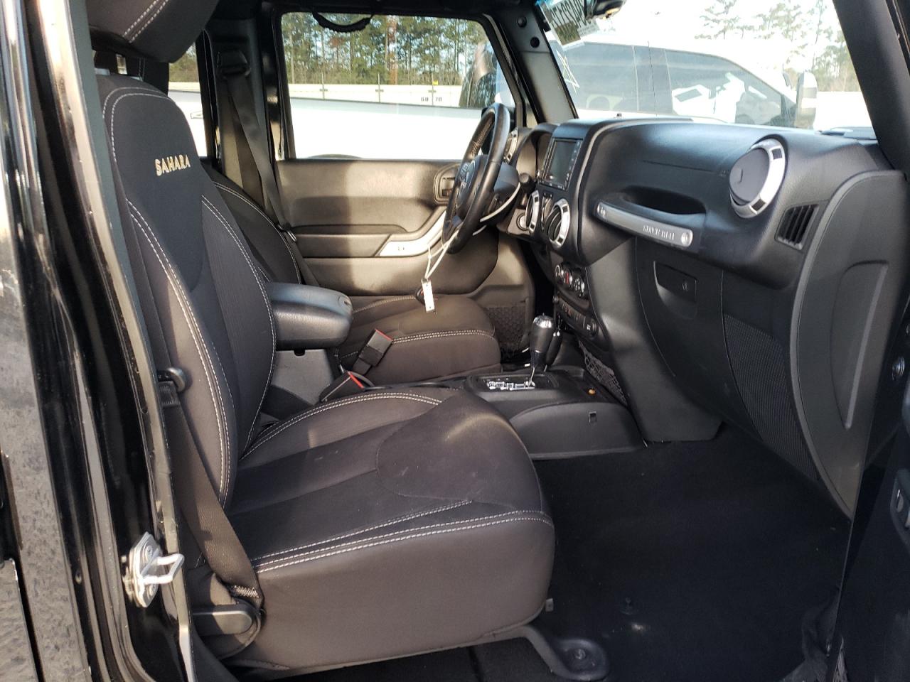 Photo 5 from auction – 2015 JEEP WRANGLER U with VIN 1C4BJWEG3FL629953