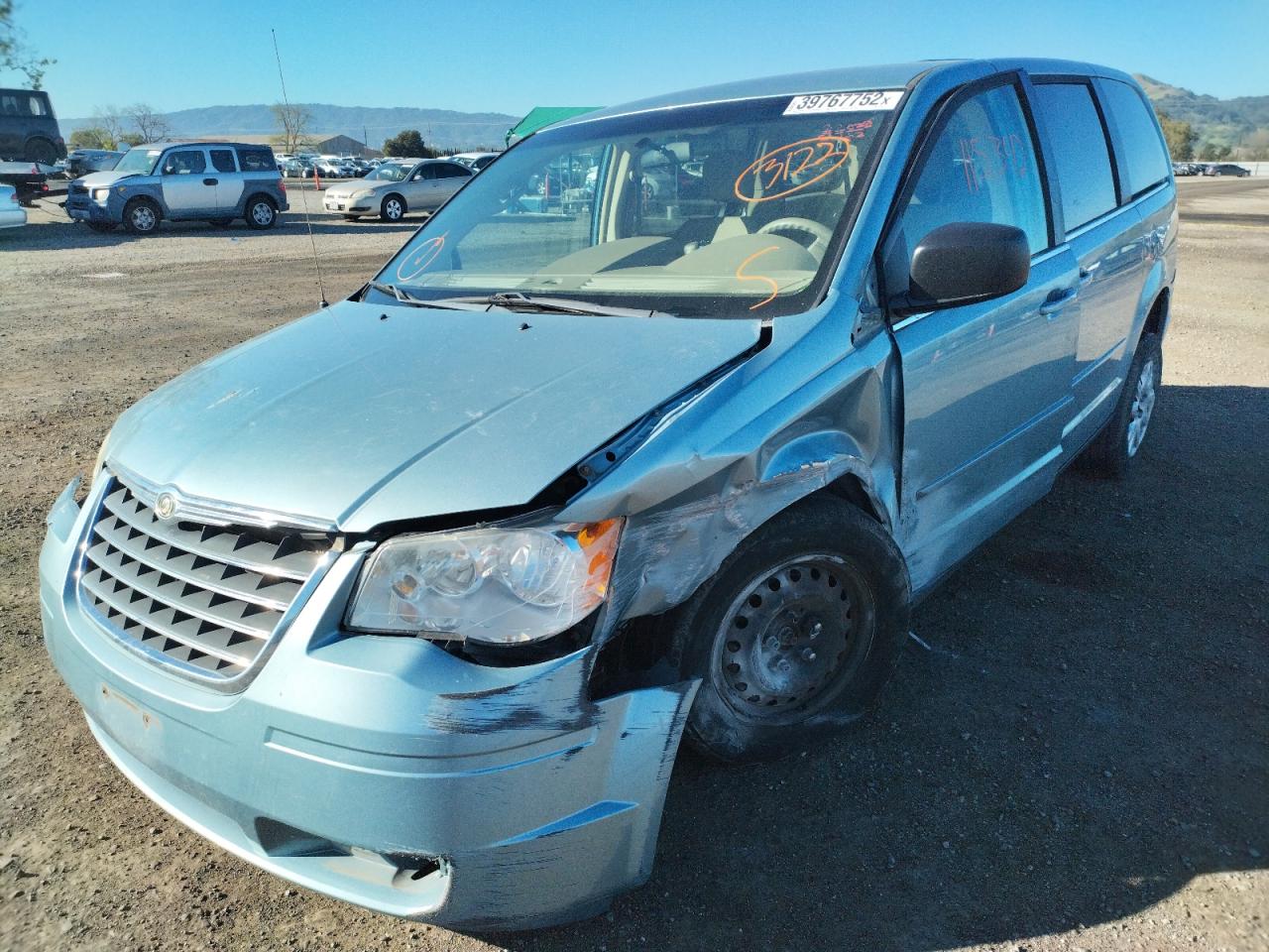 Photo 2 from auction – 2009 CHRYSLER TOWN & COU with VIN 2A8HR44E39R572343