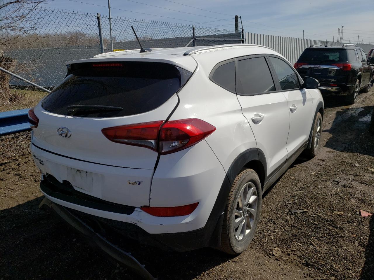 Photo 4 from auction – 2016 HYUNDAI TUCSON LIM with VIN KM8J33A25GU203011