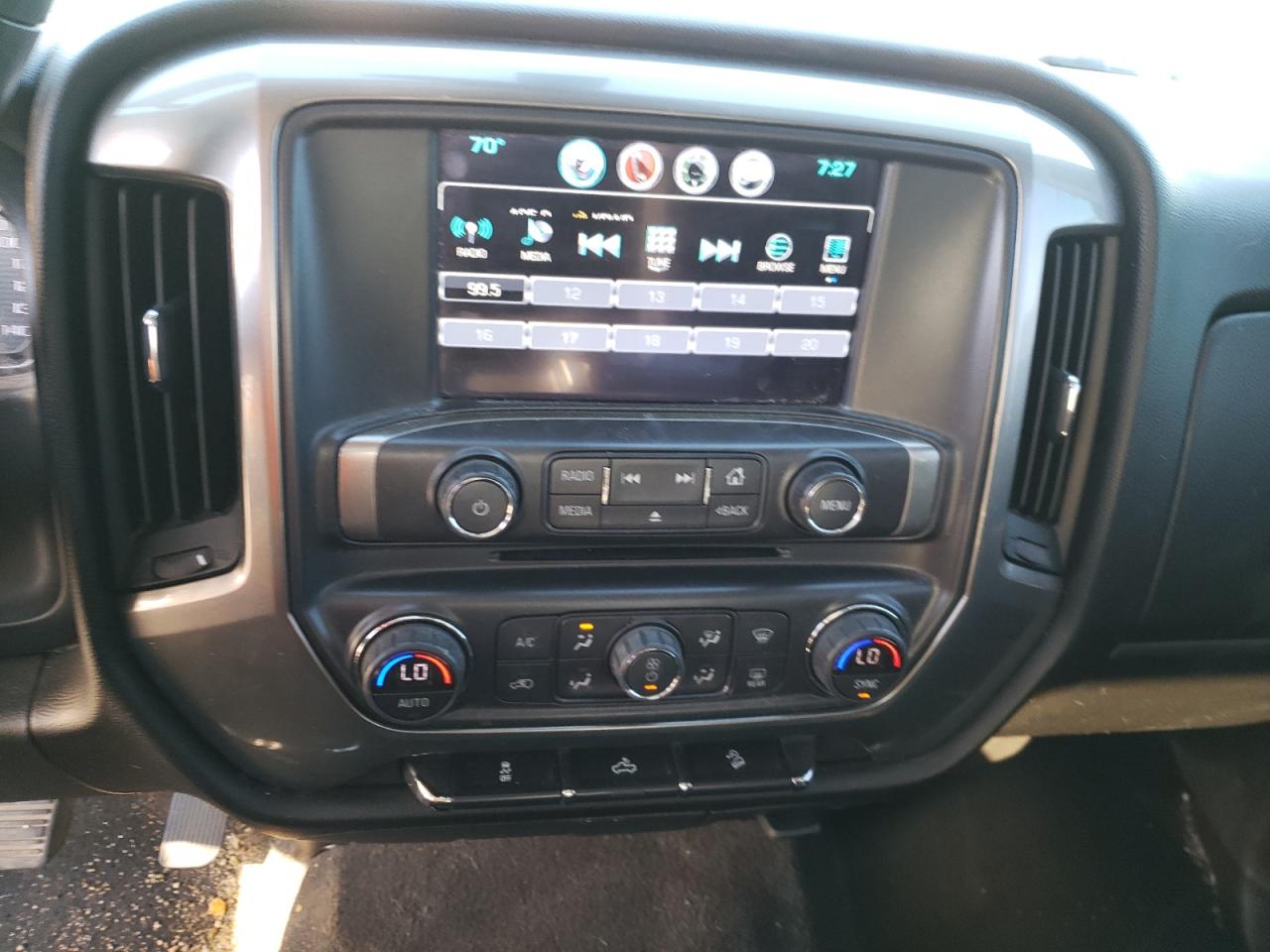 Photo 9 from auction – 2018 CHEVROLET SILVERADO with VIN 3GCUKREC8JG644507