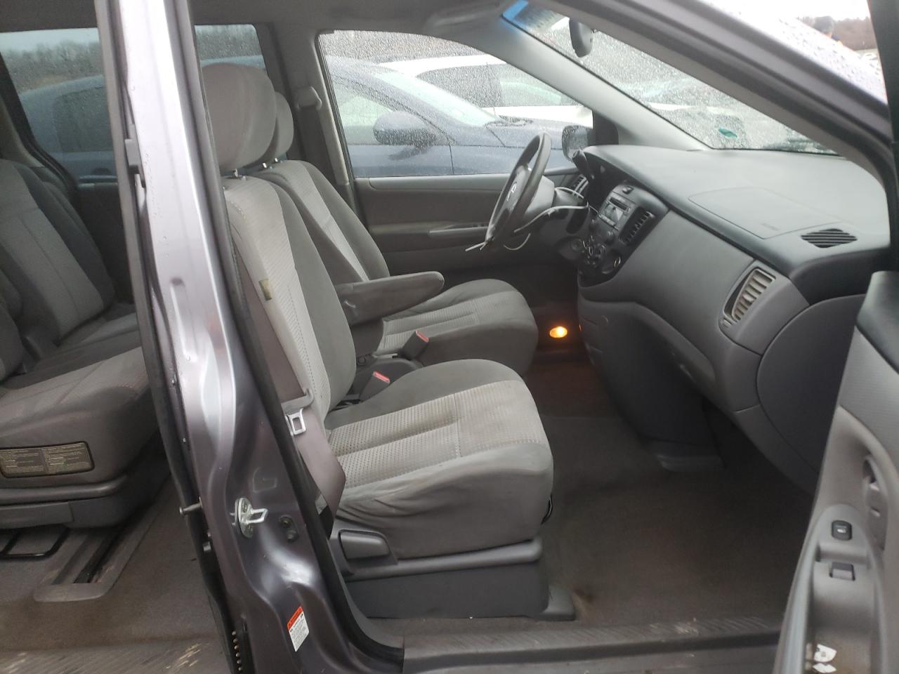 Photo 5 from auction – 2004 MAZDA MPV WAGON with VIN JM3LW28J040529269