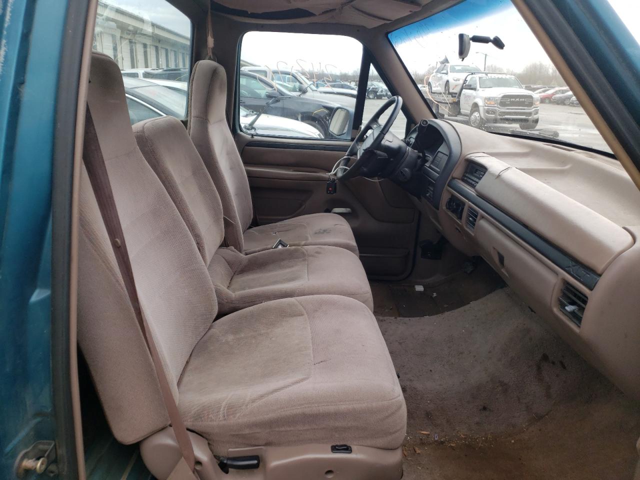Photo 6 from auction – 1996 FORD F150 with VIN 2FTEF15N1TCA29874