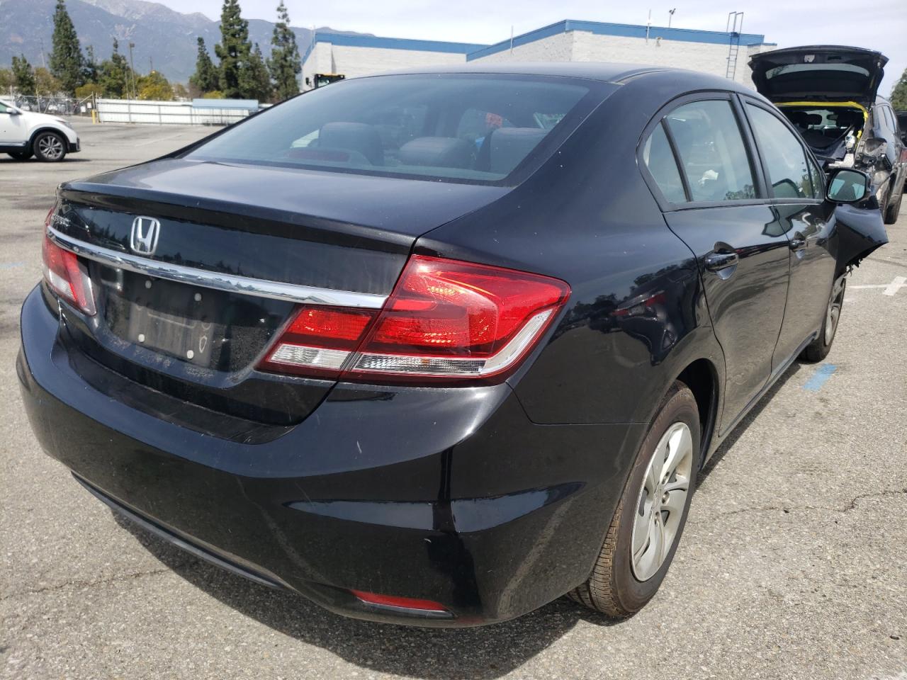 Photo 4 from auction – 2013 HONDA CIVIC LX with VIN 19XFB2F5XDE266027
