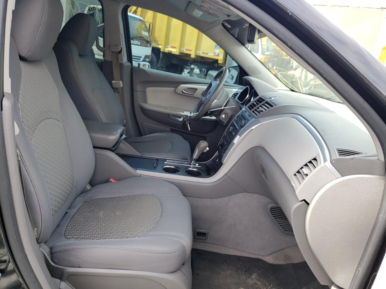 Photo 5 from auction – 2011 CHEVROLET TRAVERSE L with VIN 1GNKRGED6BJ264797