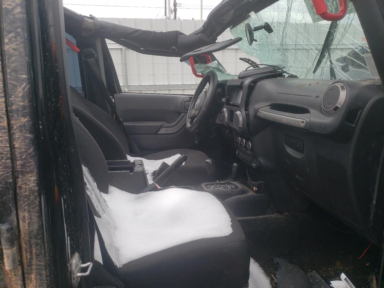 Photo 5 from auction – 2015 JEEP WRANGLER U with VIN 1C4BJWDG9FL764355