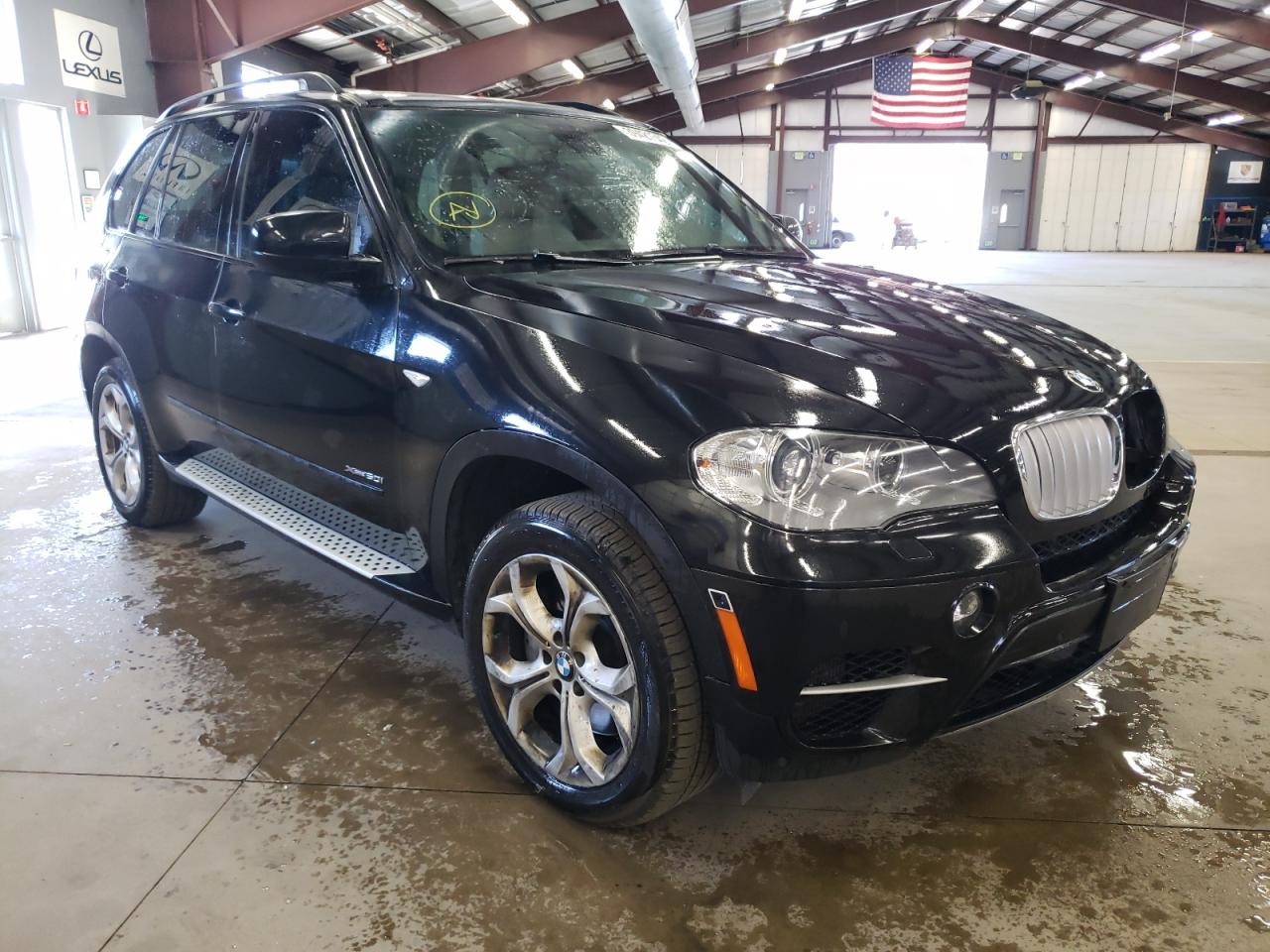 BMW X5 XDRIVE5 2013 with VIN 5UXZV8C57D0C14537 - Photo from auction