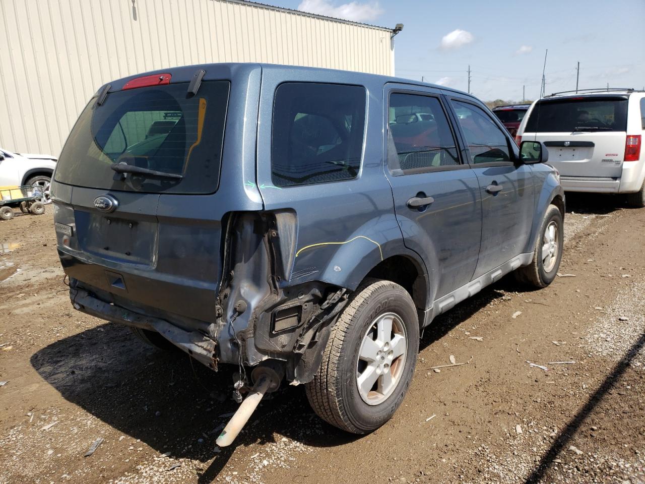 Photo 4 from auction – 2010 FORD ESCAPE XLS with VIN 1FMCU0C71AKC16791