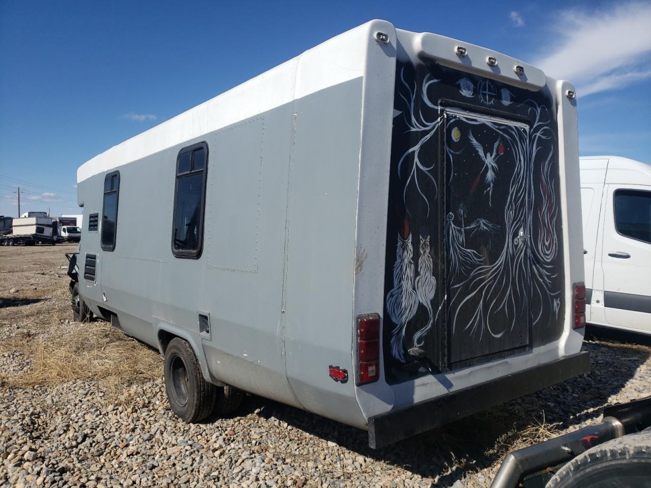Photo 3 from auction – 1998 FORD ECONOLINE with VIN 1FDXE40SXWHB02372