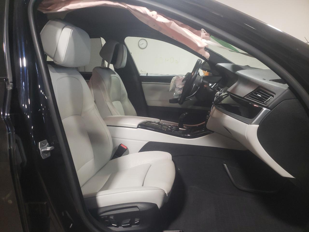 Photo 5 from auction – 2016 BMW 535 XI with VIN WBA5B3C50GG253780
