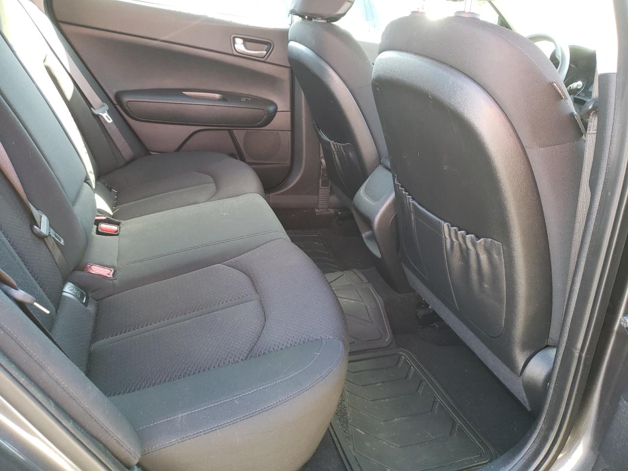 Photo 6 from auction – 2017 KIA OPTIMA LX with VIN KNAGT4L38H5137783