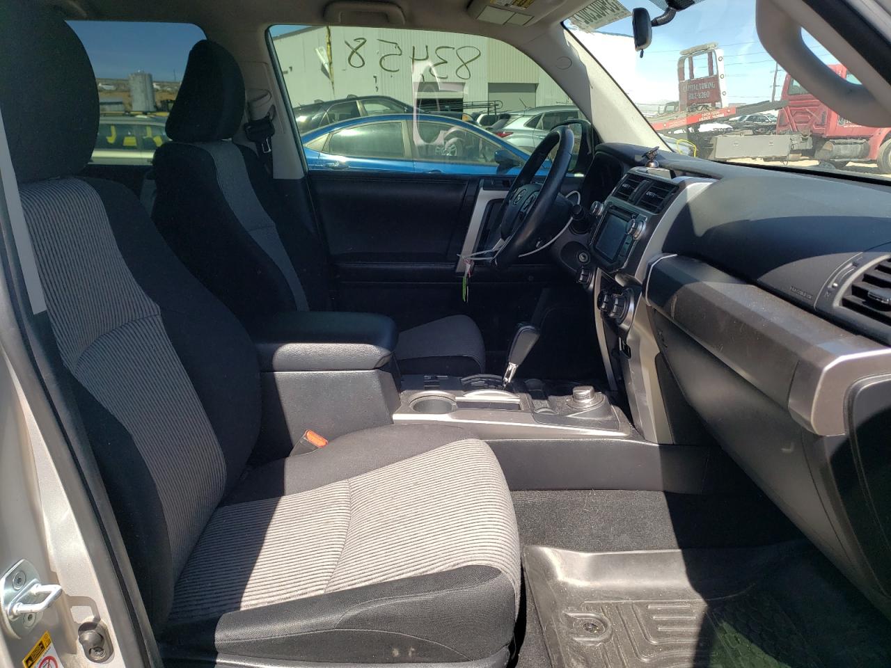 Photo 5 from auction – 2016 TOYOTA 4RUNNER SR with VIN JTEBU5JR3G5295286