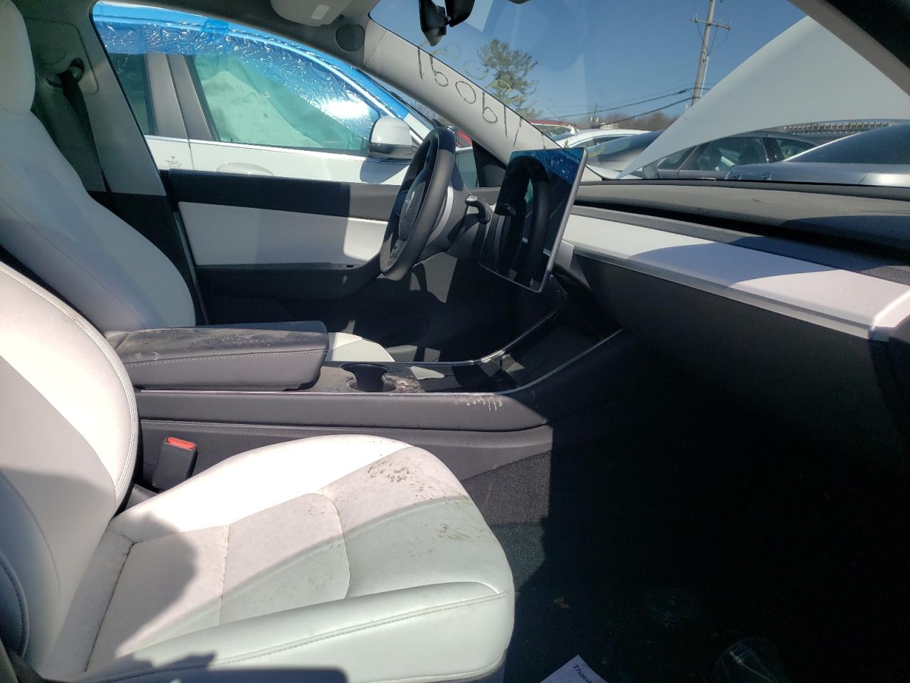 Photo 5 from auction – 2020 TESLA MODEL Y with VIN 5YJYGDEE8LF049219