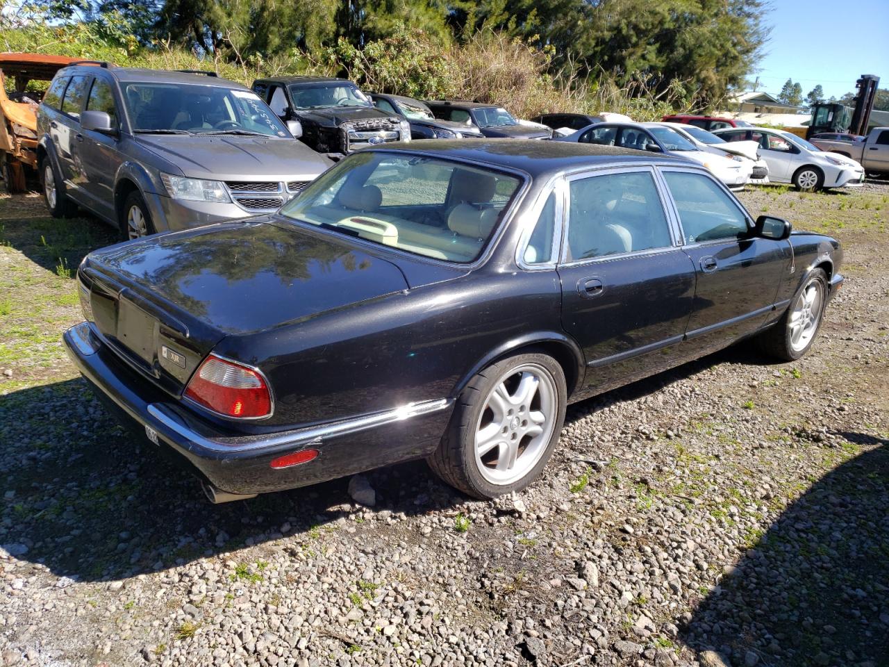 Photo 4 from auction – 1998 JAGUAR XJR with VIN SAJPX1840WC836651