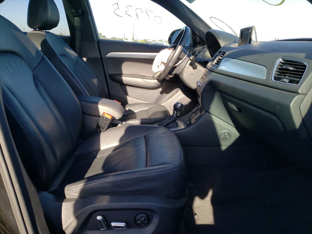 Photo 5 from auction – 2016 AUDI Q3 PREMIUM with VIN WA1EFCFS7GR009955
