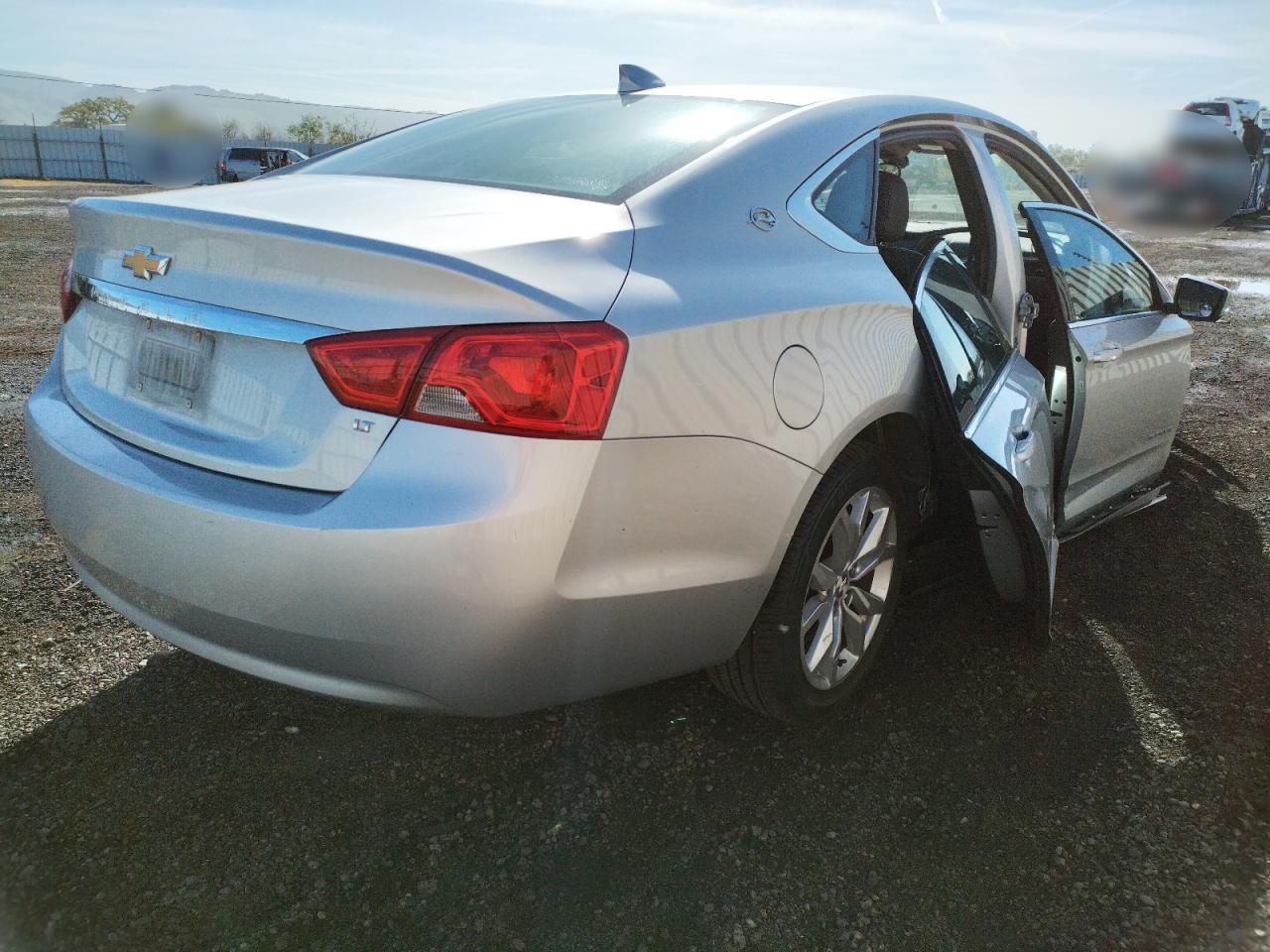 Photo 4 from auction – 2017 CHEVROLET IMPALA LT with VIN 1G1105SA8HU213377