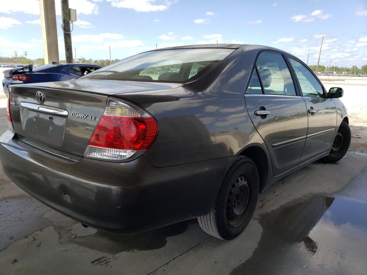 Photo 4 from auction – 2006 TOYOTA CAMRY LE with VIN 4T1BE30K86U660751