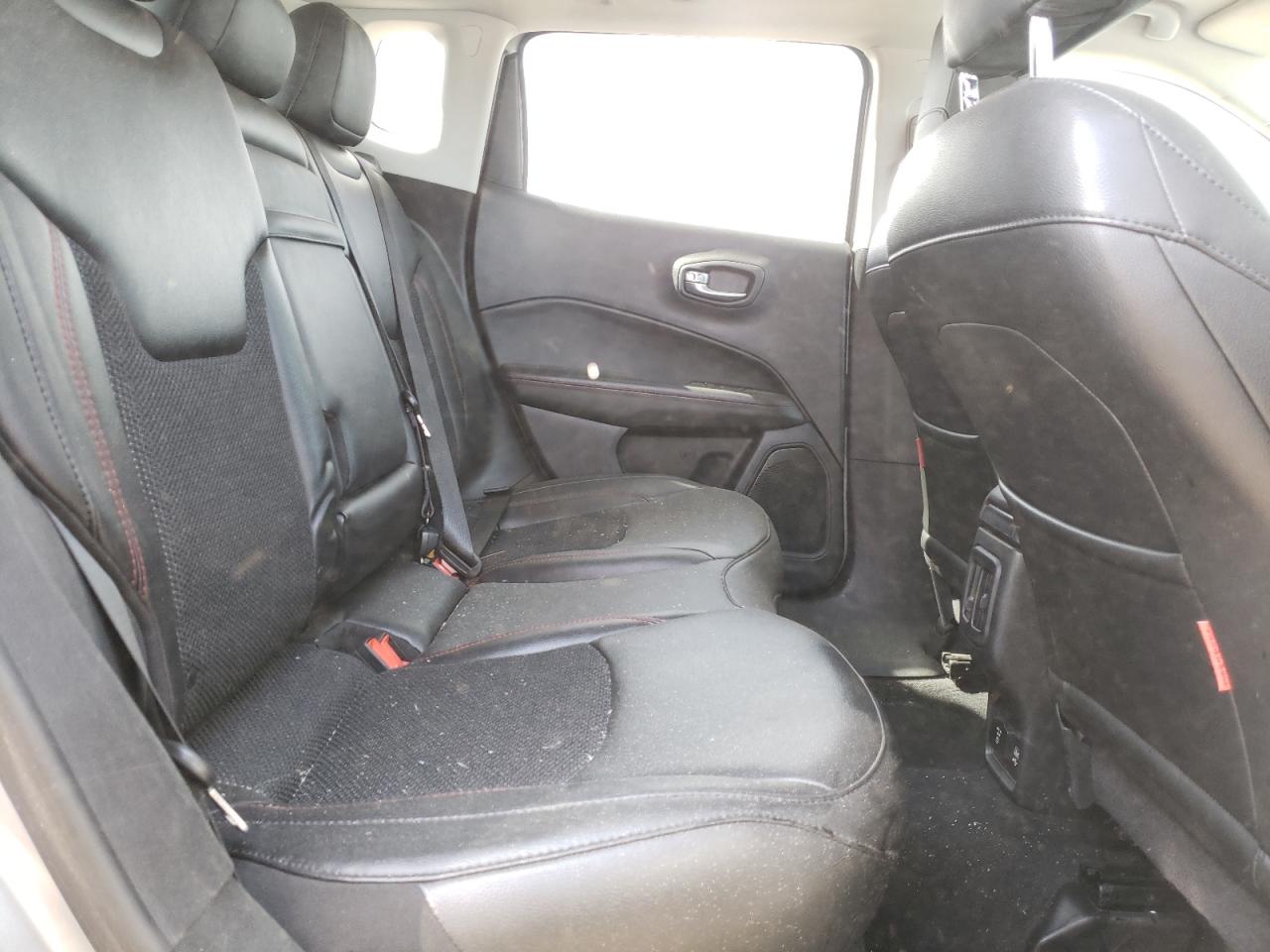 Photo 6 from auction – 2019 JEEP COMPASS TR with VIN 3C4NJDDB0KT671602