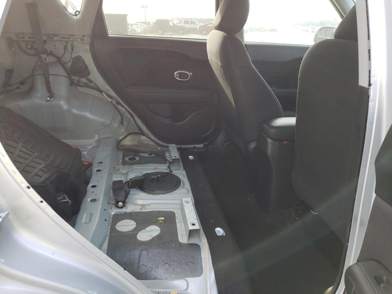 Photo 6 from auction – 2015 KIA SOUL with VIN KNDJN2A28F7790472