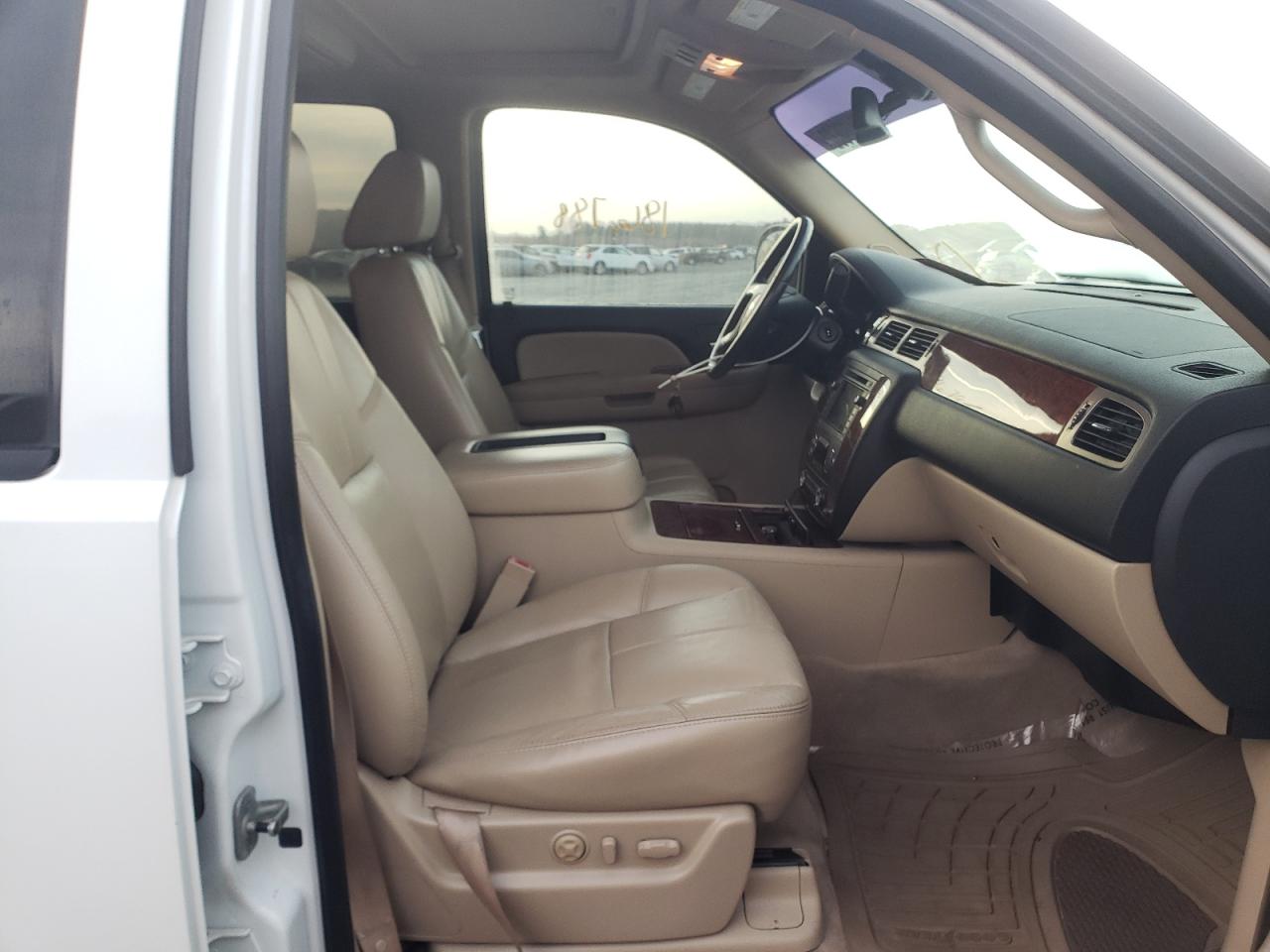 Photo 5 from auction – 2007 CHEVROLET SUBURBAN K with VIN 1GNFK16337J296591