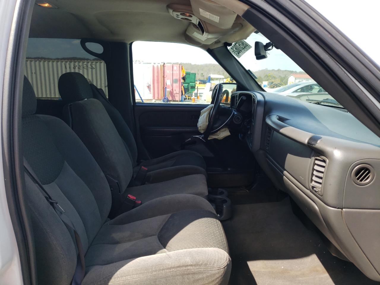 Photo 5 from auction – 2004 CHEVROLET AVALANCHE with VIN 3GNEK12TX4G192582