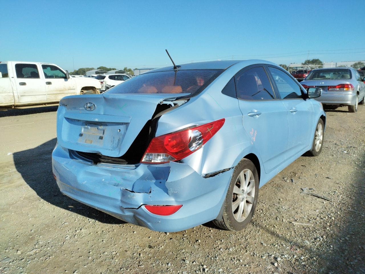 Photo 4 from auction – 2012 HYUNDAI ACCENT GLS with VIN KMHCU4AE8CU136209