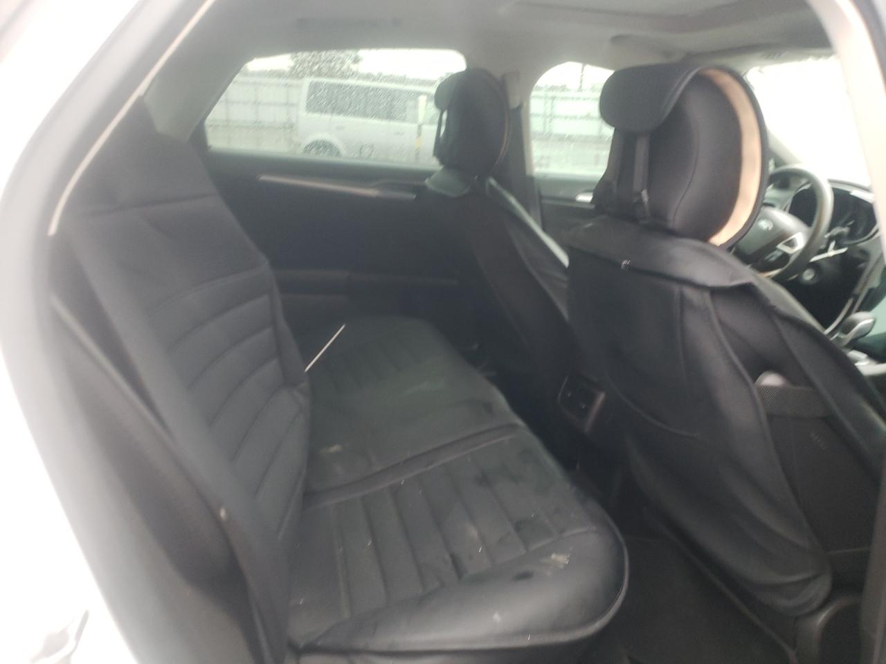 Photo 6 from auction – 2016 FORD FUSION SE with VIN 3FA6P0HD6GR313194