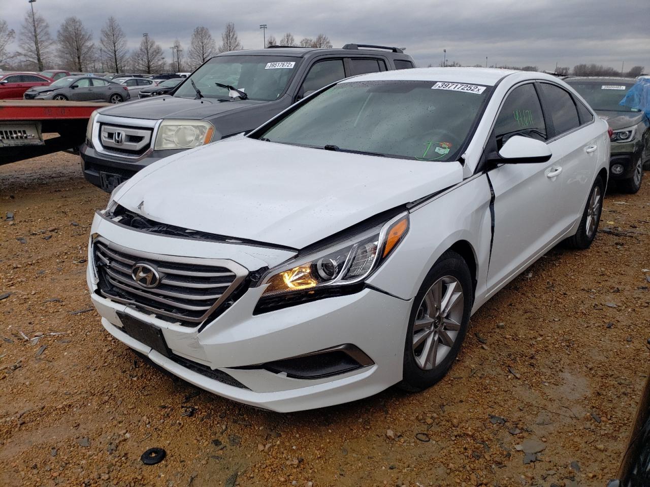 Photo 2 from auction – 2016 HYUNDAI SONATA SE with VIN 5NPE24AF0GH312939