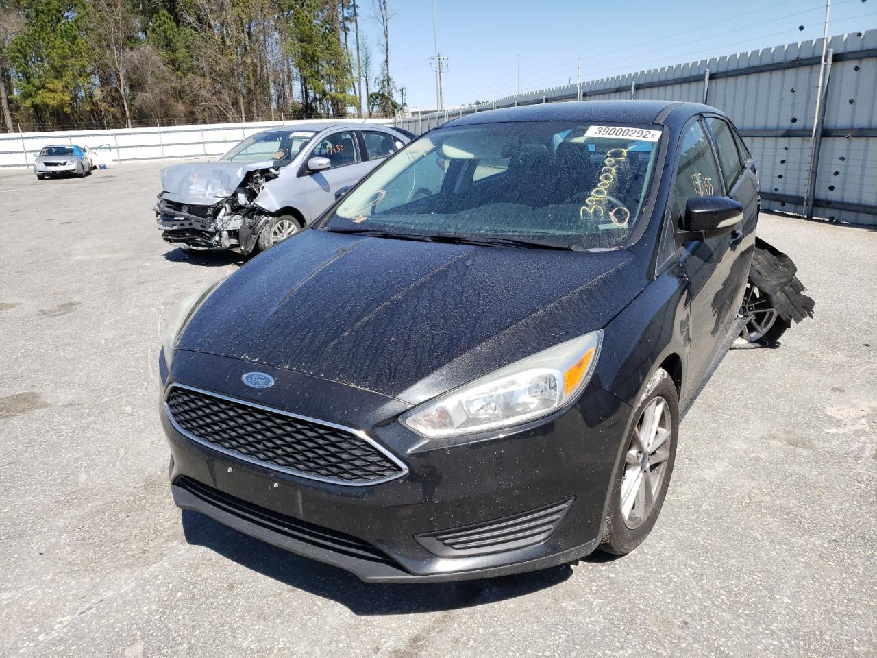 Photo 2 from auction – 2015 FORD FOCUS SE with VIN 1FADP3F25FL206564
