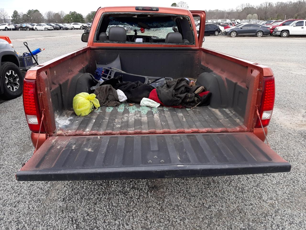 Photo 6 from auction – 2003 CHEVROLET SILVRK1500 with VIN 1GCEC14X13Z333544