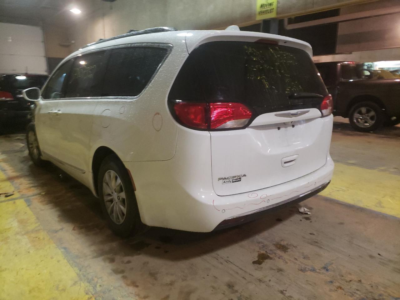 Photo 3 from auction – 2018 CHRYSLER PACIFICA T with VIN 2C4RC1BG1JR148745