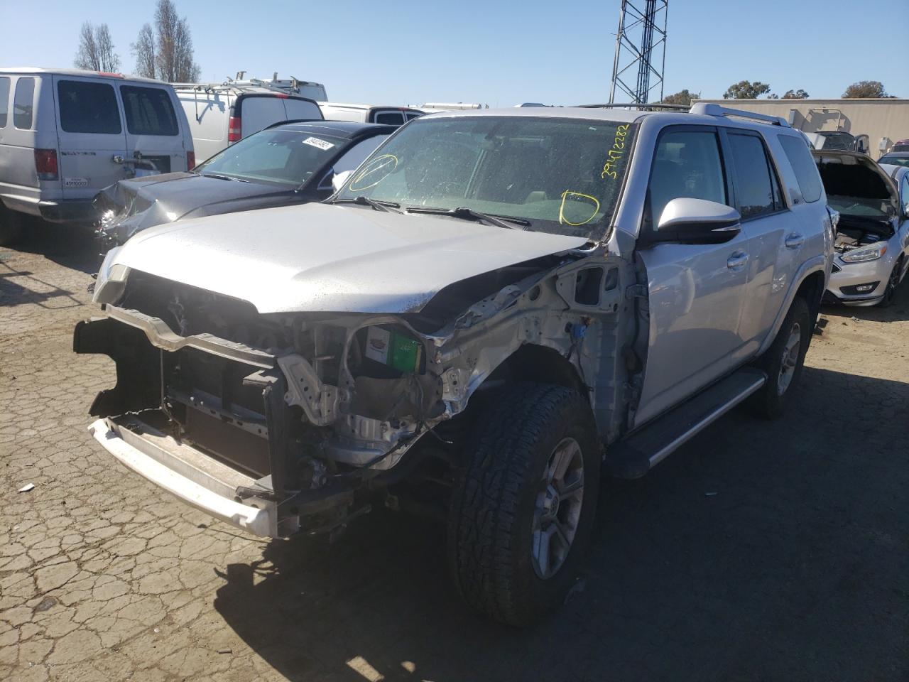 Photo 2 from auction – 2014 TOYOTA 4RUNNER SR with VIN JTEBU5JR5E5180010