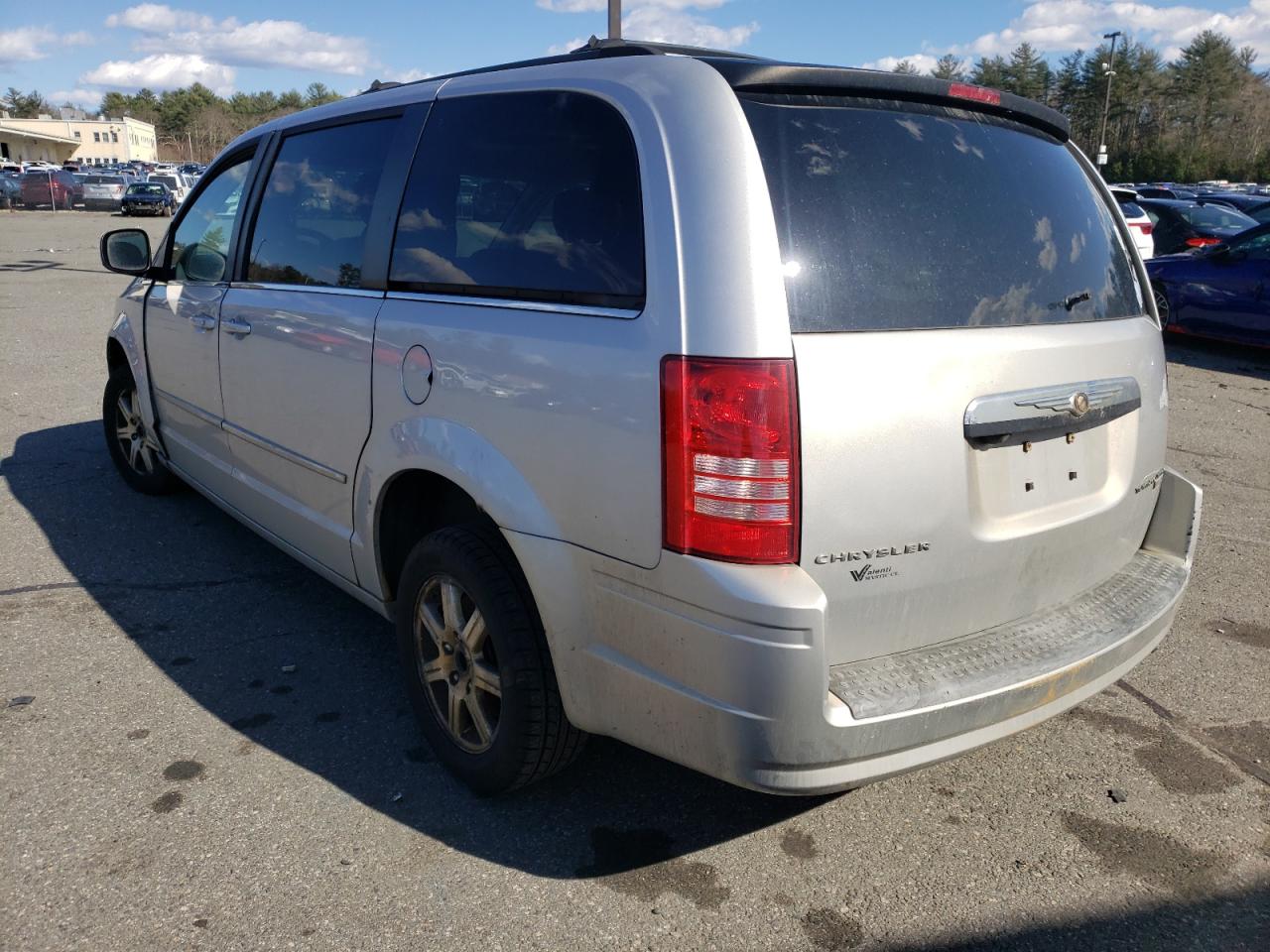 Photo 3 from auction – 2010 CHRYSLER TOWN & COU with VIN 2A4RR5D10AR112909